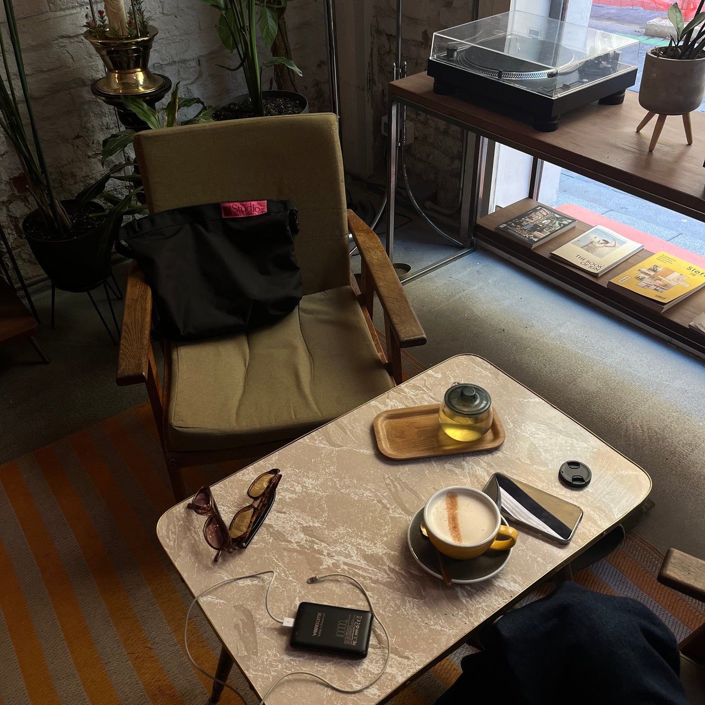 Tano Wrks Studio Run in chair in cafe